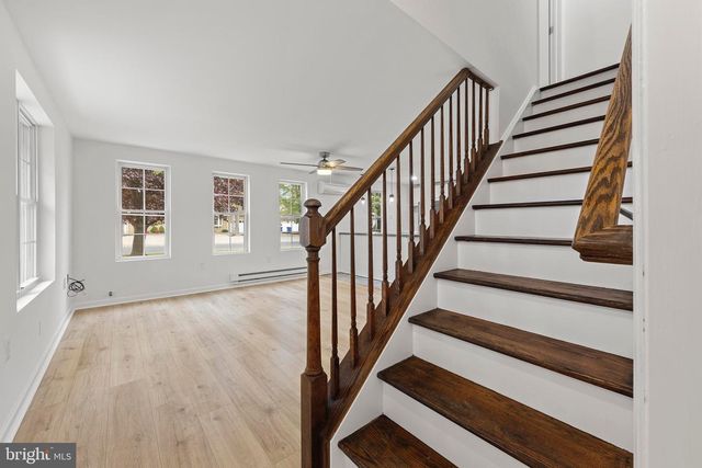 141 BOWSPRIT RD, Manahawkin, NJ 08050