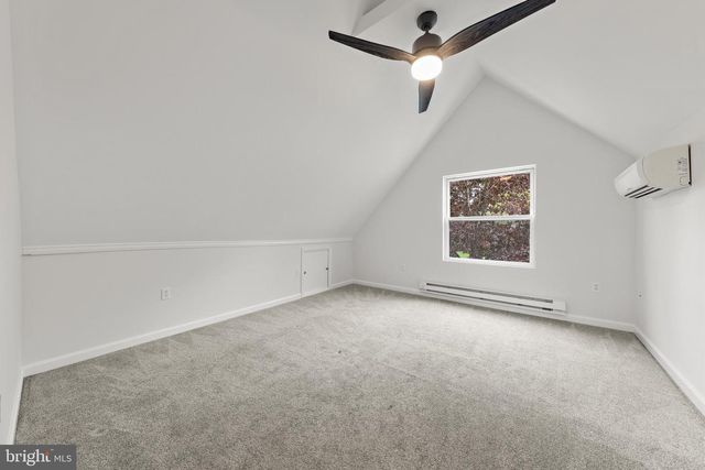 141 BOWSPRIT RD, Manahawkin, NJ 08050