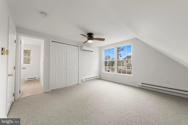 141 BOWSPRIT RD, Manahawkin, NJ 08050
