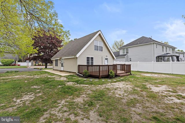 141 BOWSPRIT RD, Manahawkin, NJ 08050