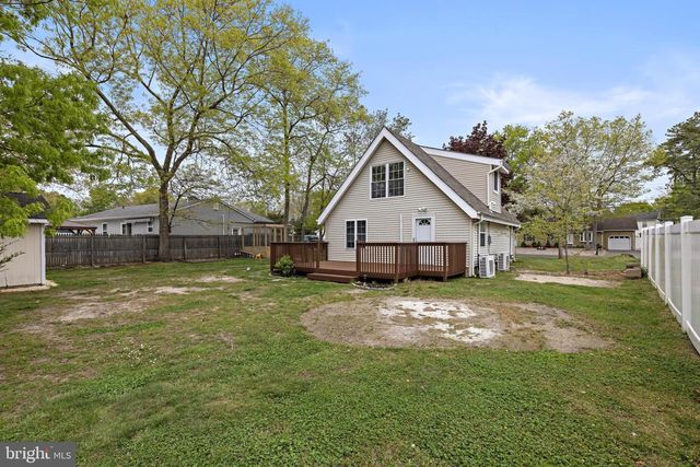 141 BOWSPRIT RD, Manahawkin, NJ 08050