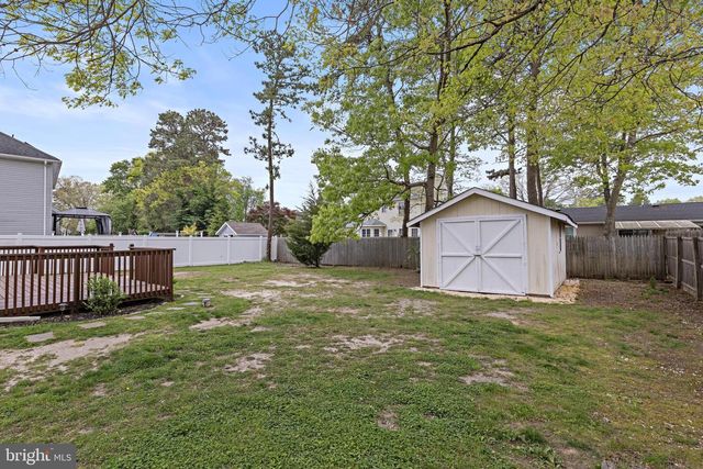 141 BOWSPRIT RD, Manahawkin, NJ 08050