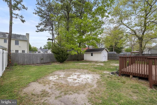 141 BOWSPRIT RD, Manahawkin, NJ 08050