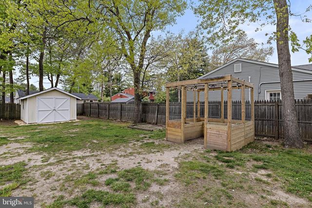 141 BOWSPRIT RD, Manahawkin, NJ 08050
