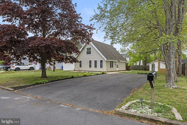 141 BOWSPRIT RD, Manahawkin, NJ 08050