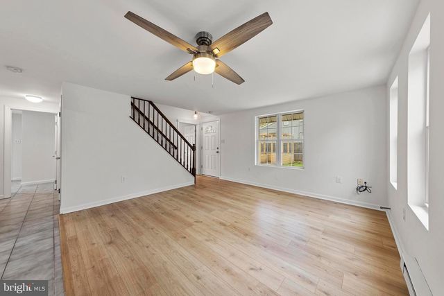 141 BOWSPRIT RD, Manahawkin, NJ 08050