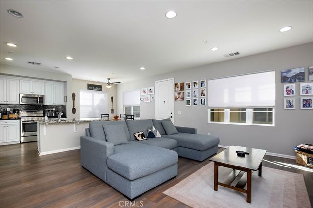 21716 Propello, Saugus, CA 91350