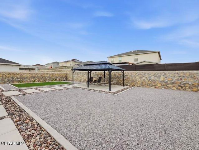 2370 ENCHANTED BUTTE, El Paso, TX 79911