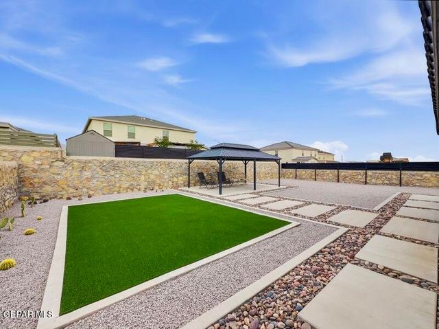 2370 ENCHANTED BUTTE, El Paso, TX 79911