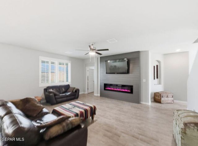 2370 ENCHANTED BUTTE, El Paso, TX 79911