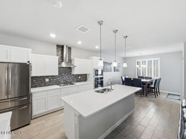 2370 ENCHANTED BUTTE, El Paso, TX 79911