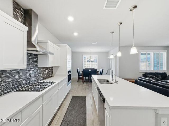 2370 ENCHANTED BUTTE, El Paso, TX 79911