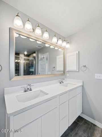 2370 ENCHANTED BUTTE, El Paso, TX 79911