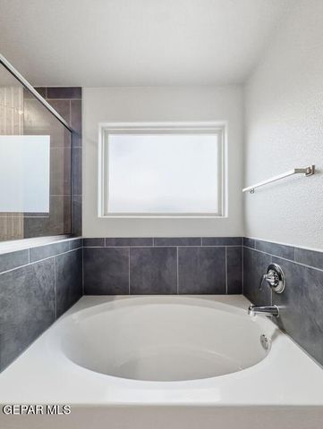 2370 ENCHANTED BUTTE, El Paso, TX 79911