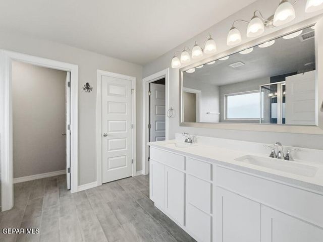 2370 ENCHANTED BUTTE, El Paso, TX 79911