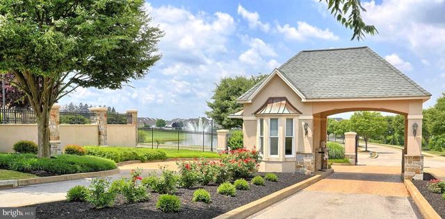 1260 RANNOCH LN, York, PA 17403