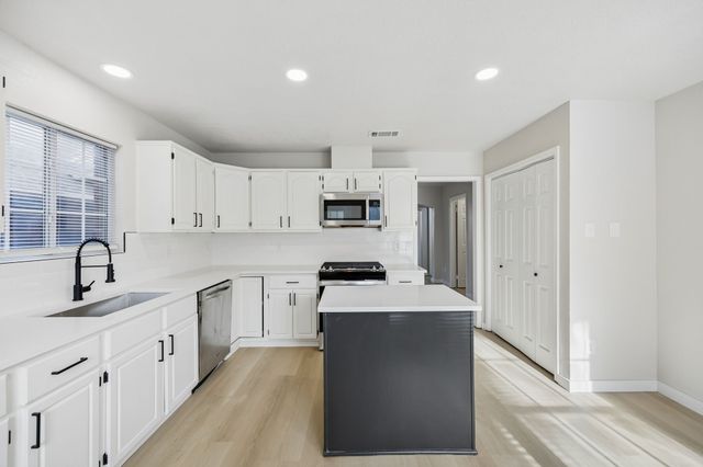 6207 Gray Wolf Trail, Dallas, TX 75252