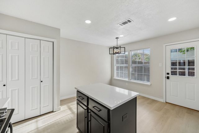 6207 Gray Wolf Trail, Dallas, TX 75252