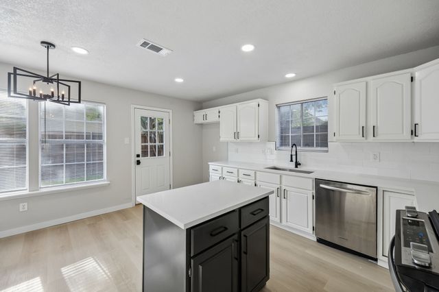 6207 Gray Wolf Trail, Dallas, TX 75252