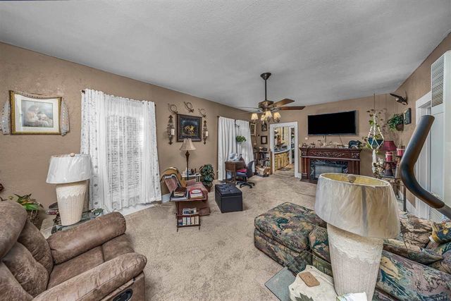 303 E Oklahoma St, Walter, OK 73572