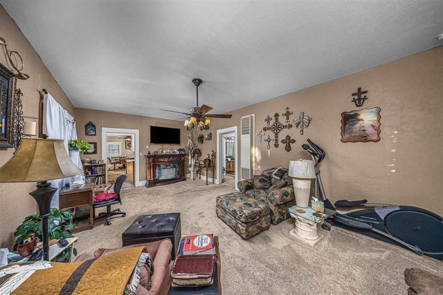 303 E Oklahoma St, Walter, OK 73572