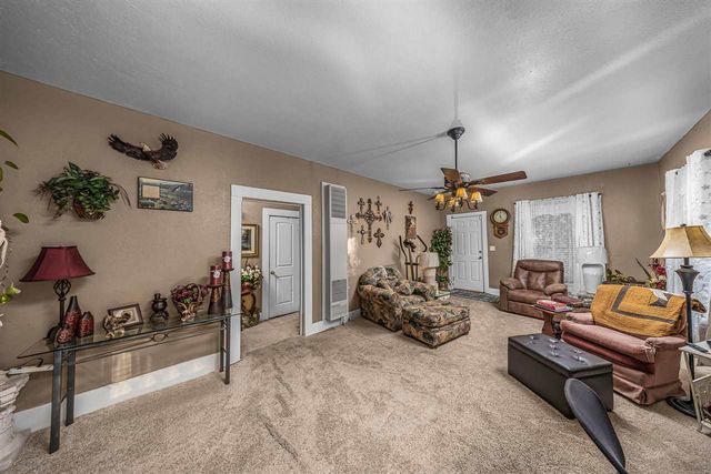 303 E Oklahoma St, Walter, OK 73572