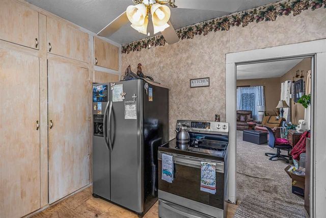 303 E Oklahoma St, Walter, OK 73572