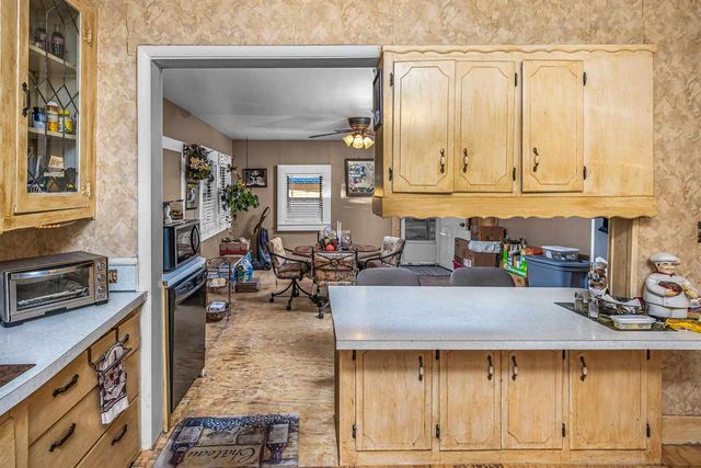 303 E Oklahoma St, Walter, OK 73572