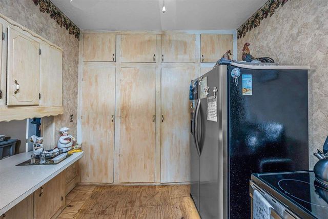 303 E Oklahoma St, Walter, OK 73572