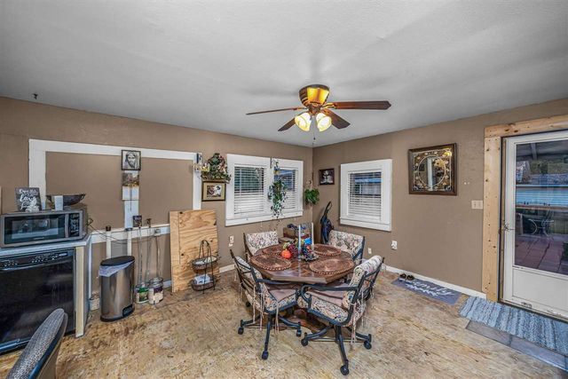 303 E Oklahoma St, Walter, OK 73572