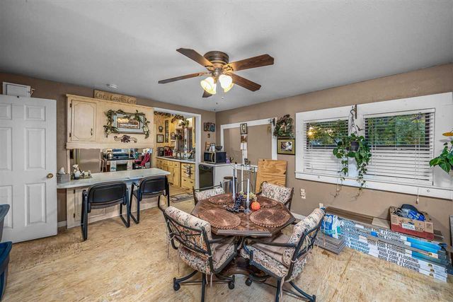 303 E Oklahoma St, Walter, OK 73572