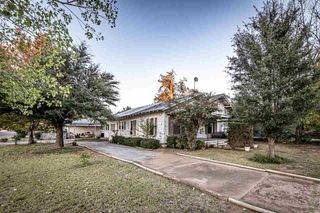 303 E Oklahoma St, Walter, OK 73572