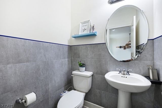 8 Watersedge Dr, Parsippany-troy Hills Twp., NJ 07005