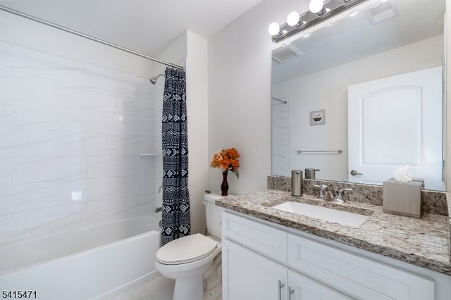 8 Watersedge Dr, Parsippany-troy Hills Twp., NJ 07005