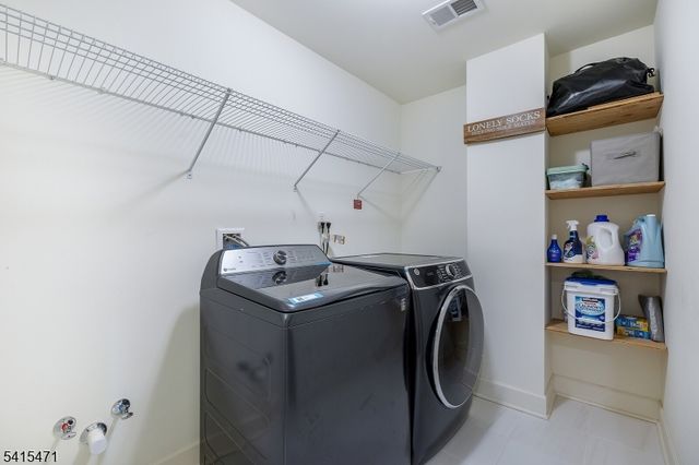 8 Watersedge Dr, Parsippany-troy Hills Twp., NJ 07005