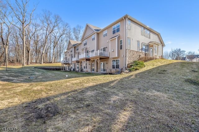 8 Watersedge Dr, Parsippany-troy Hills Twp., NJ 07005