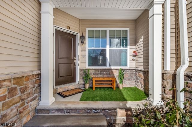 8 Watersedge Dr, Parsippany-troy Hills Twp., NJ 07005