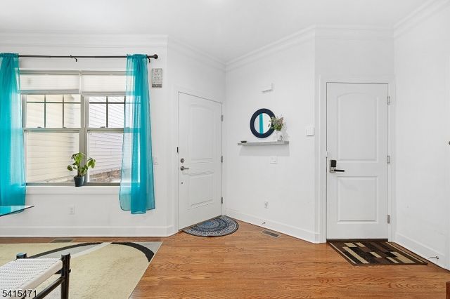 8 Watersedge Dr, Parsippany-troy Hills Twp., NJ 07005