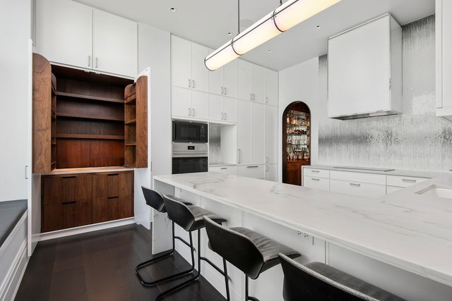 132 E Delaware Place 6206, Chicago, IL 60611