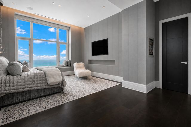 132 E Delaware Place 6206, Chicago, IL 60611
