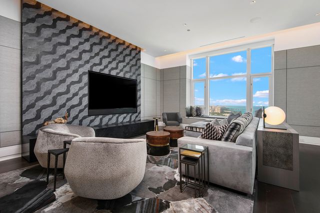 132 E Delaware Place 6206, Chicago, IL 60611