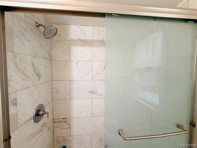 19189 Berden Street, Grosse Pointe, MI 48236