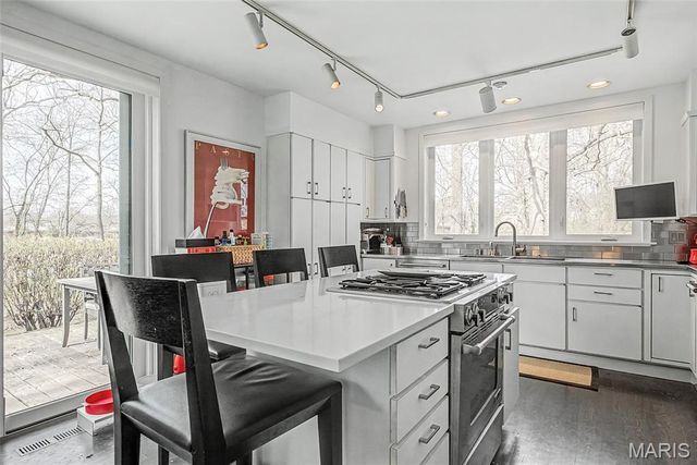 2825 Clayton Forest Court, Town And Country, MO 63131