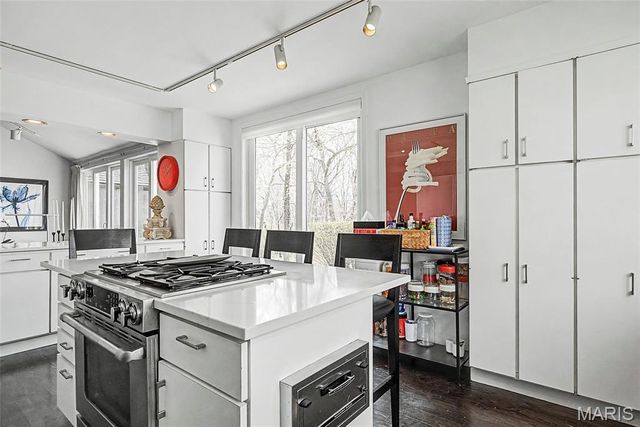 2825 Clayton Forest Court, Town And Country, MO 63131