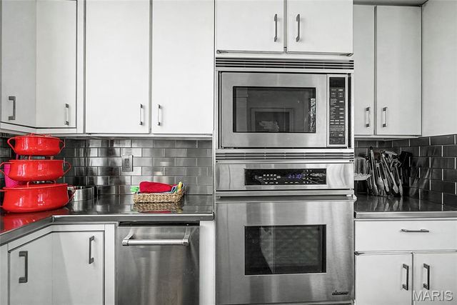 2825 Clayton Forest Court, Town And Country, MO 63131