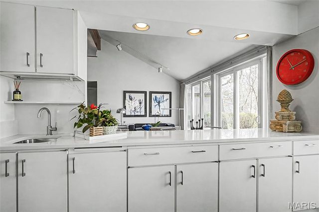 2825 Clayton Forest Court, Town And Country, MO 63131