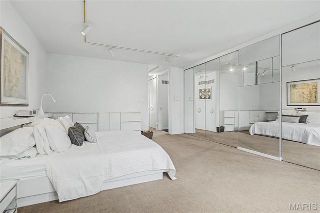 2825 Clayton Forest Court, Town And Country, MO 63131