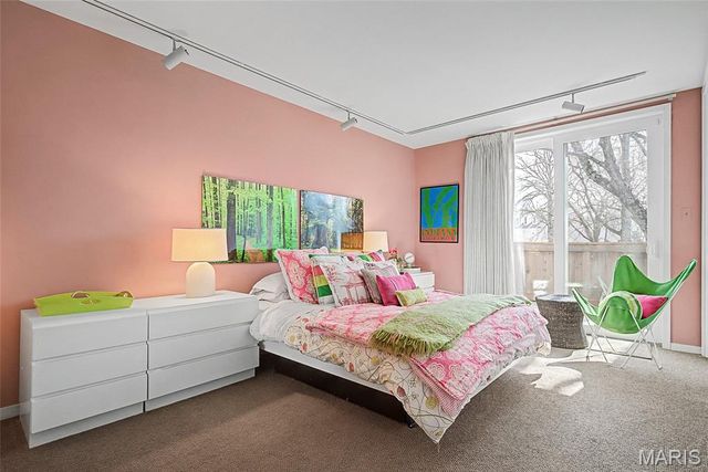 2825 Clayton Forest Court, Town And Country, MO 63131