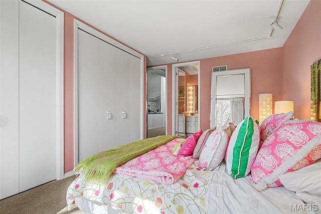 2825 Clayton Forest Court, Town And Country, MO 63131