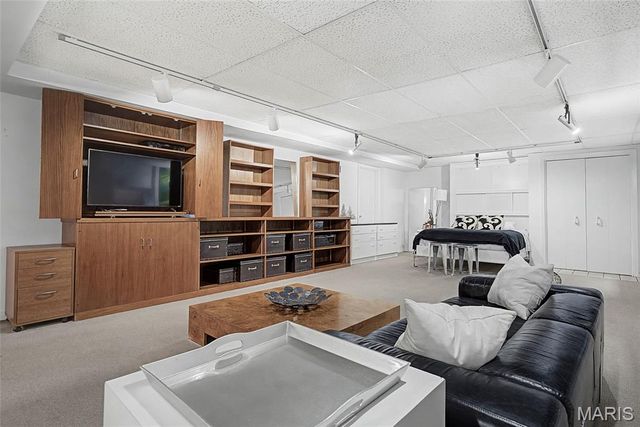 2825 Clayton Forest Court, Town And Country, MO 63131